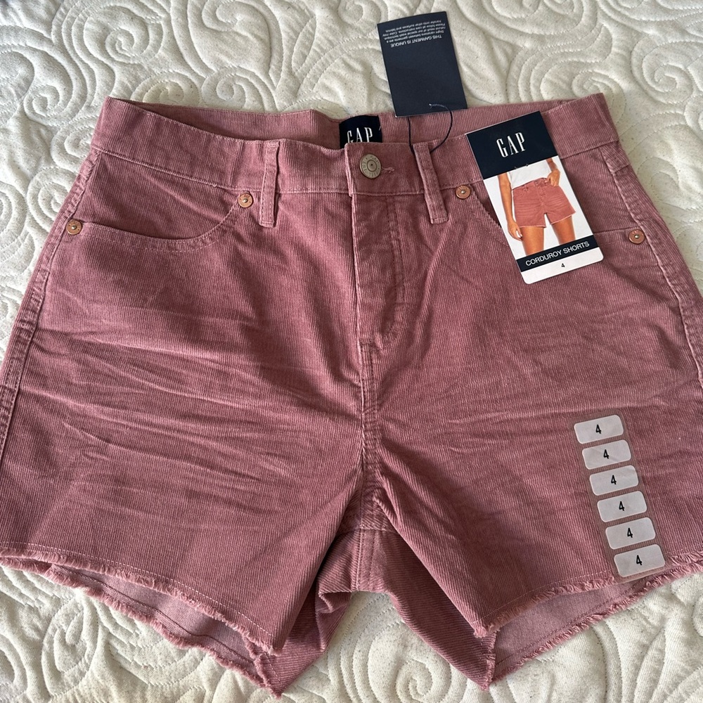 gap shorts
